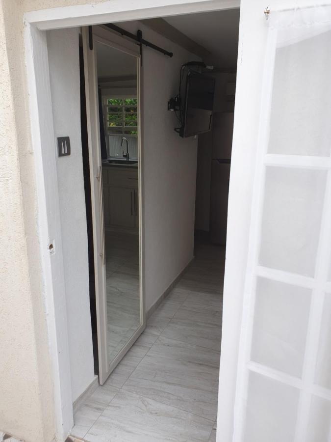 Devachan Apartments بريدج تاون المظهر الخارجي الصورة