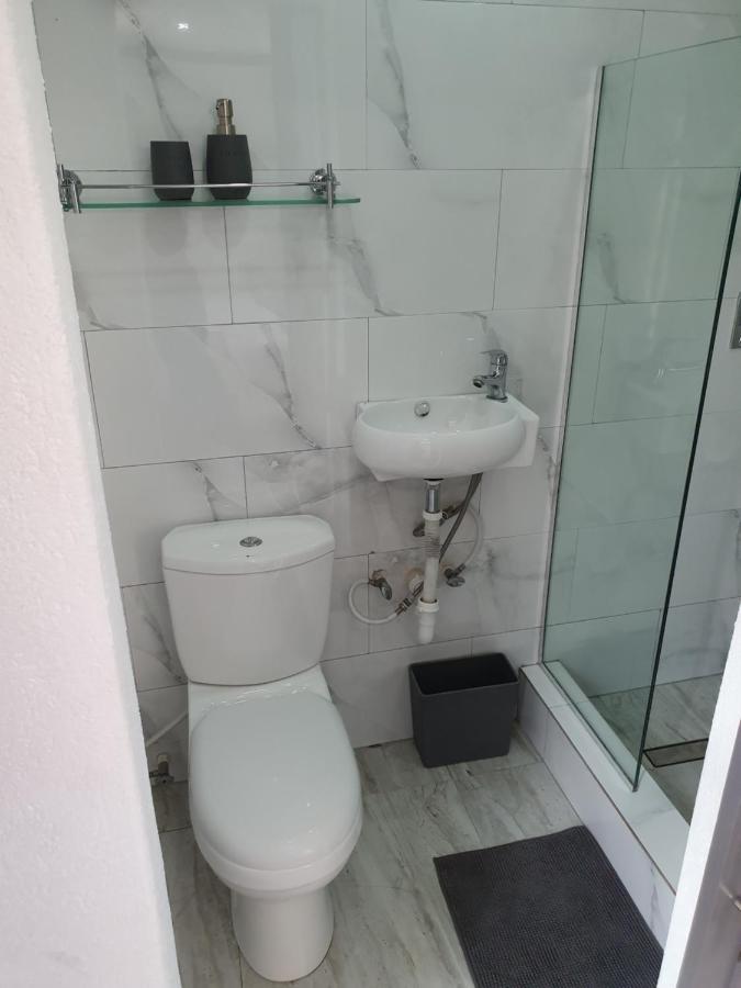 Devachan Apartments بريدج تاون المظهر الخارجي الصورة